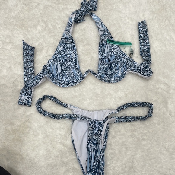 Halter bikini set - Picture 2 of 4